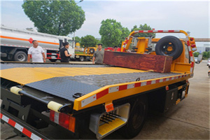 鼎湖附近拖车电话号码服务