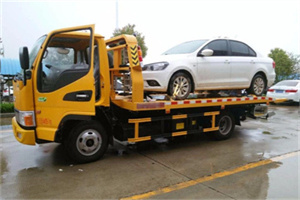 鼎湖附近拖车救援24小时服务热线